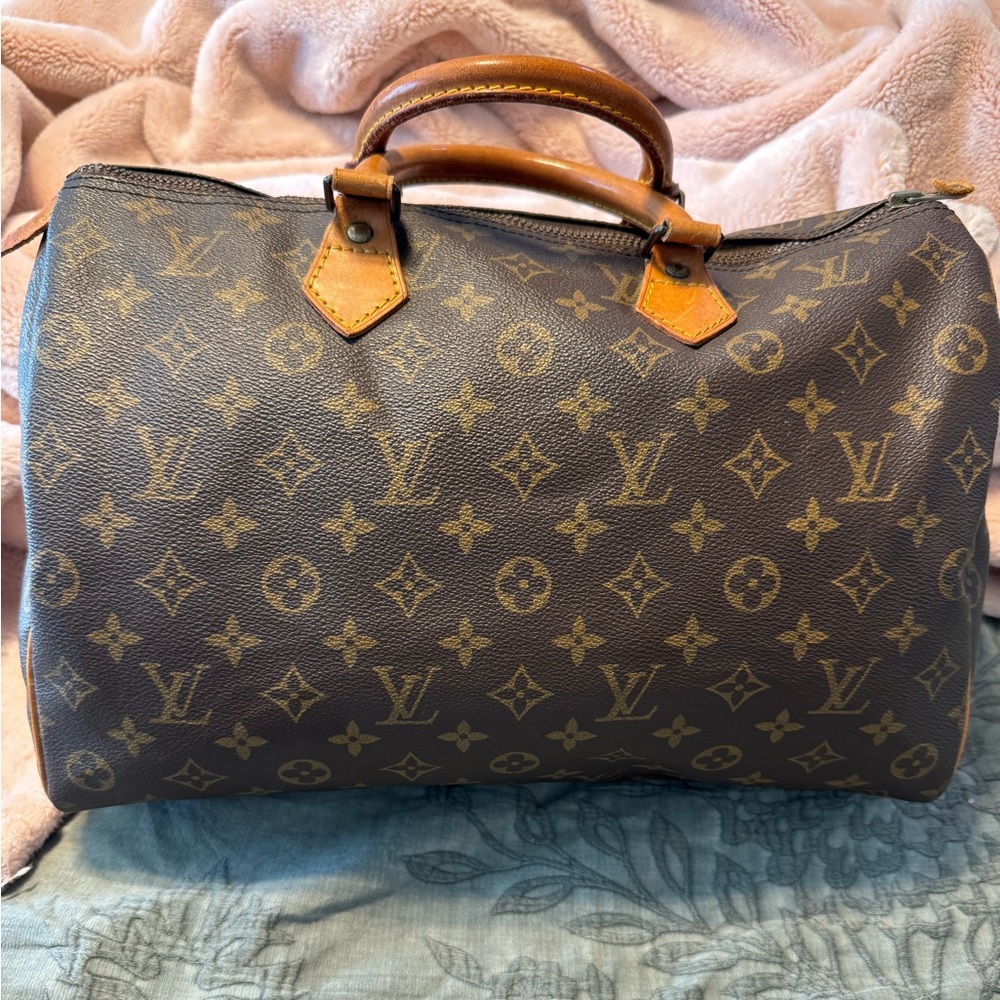 Authentic Vintage Louis Vuitton Speedy 35